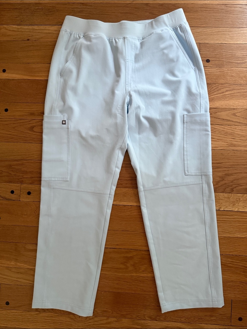FIGS Men's Axim Light Blue Cargo Scrub Pants Large Short 28" Inseam